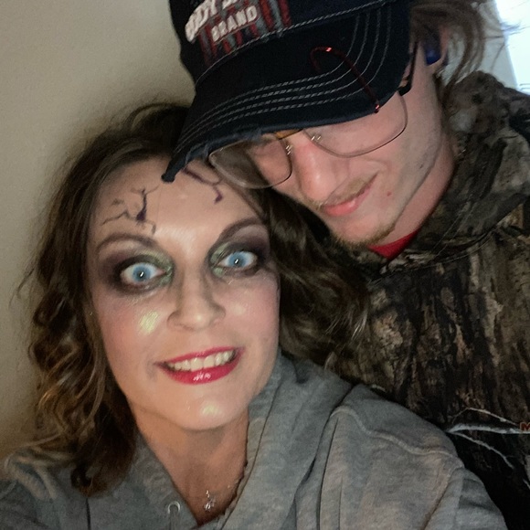 Meet your Posher, Cassie - Picture 13 of 16